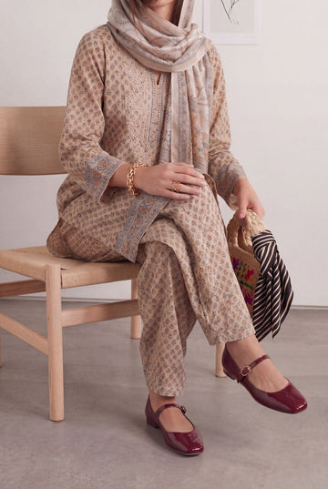 Can interviewers tell if you're wearing cheap shoes – affordable professional women's shoes Pakistan Laal Mahal